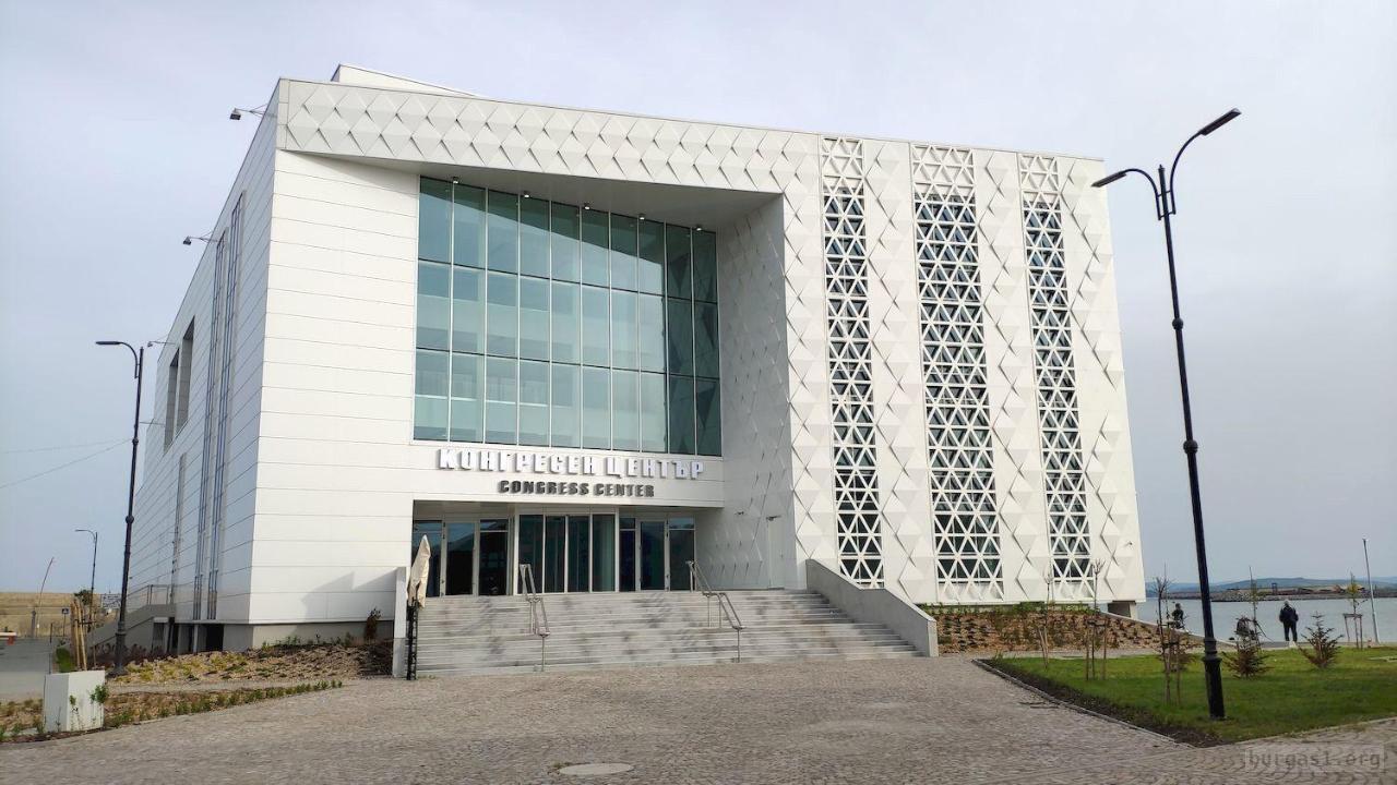 Unique Location Apartment With Parking Burgas Zewnętrze zdjęcie